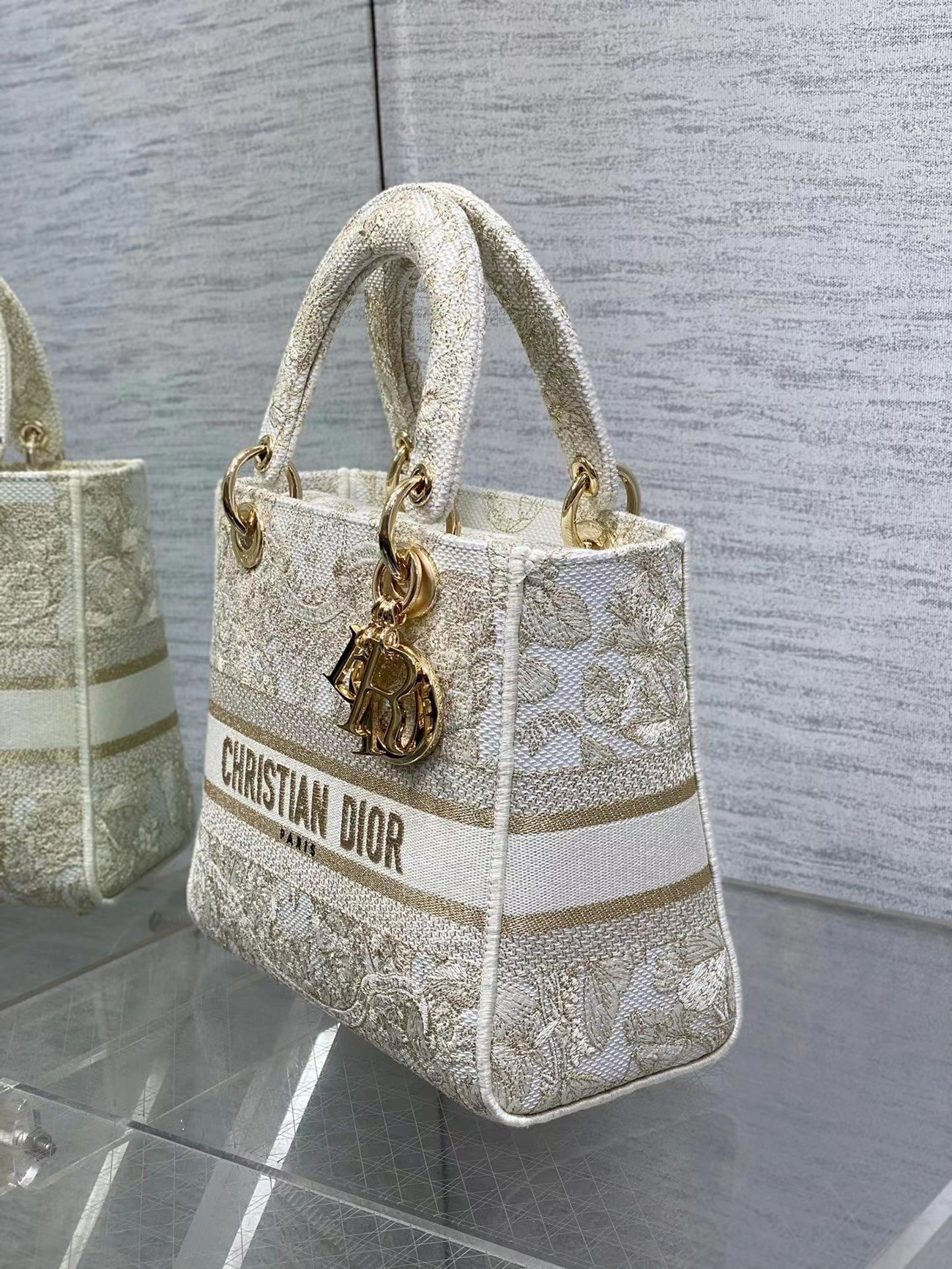 Dior Medium Size Lady D Lite Butterfly Around The World Embroidery Handbag (5) - www.newkick.vip